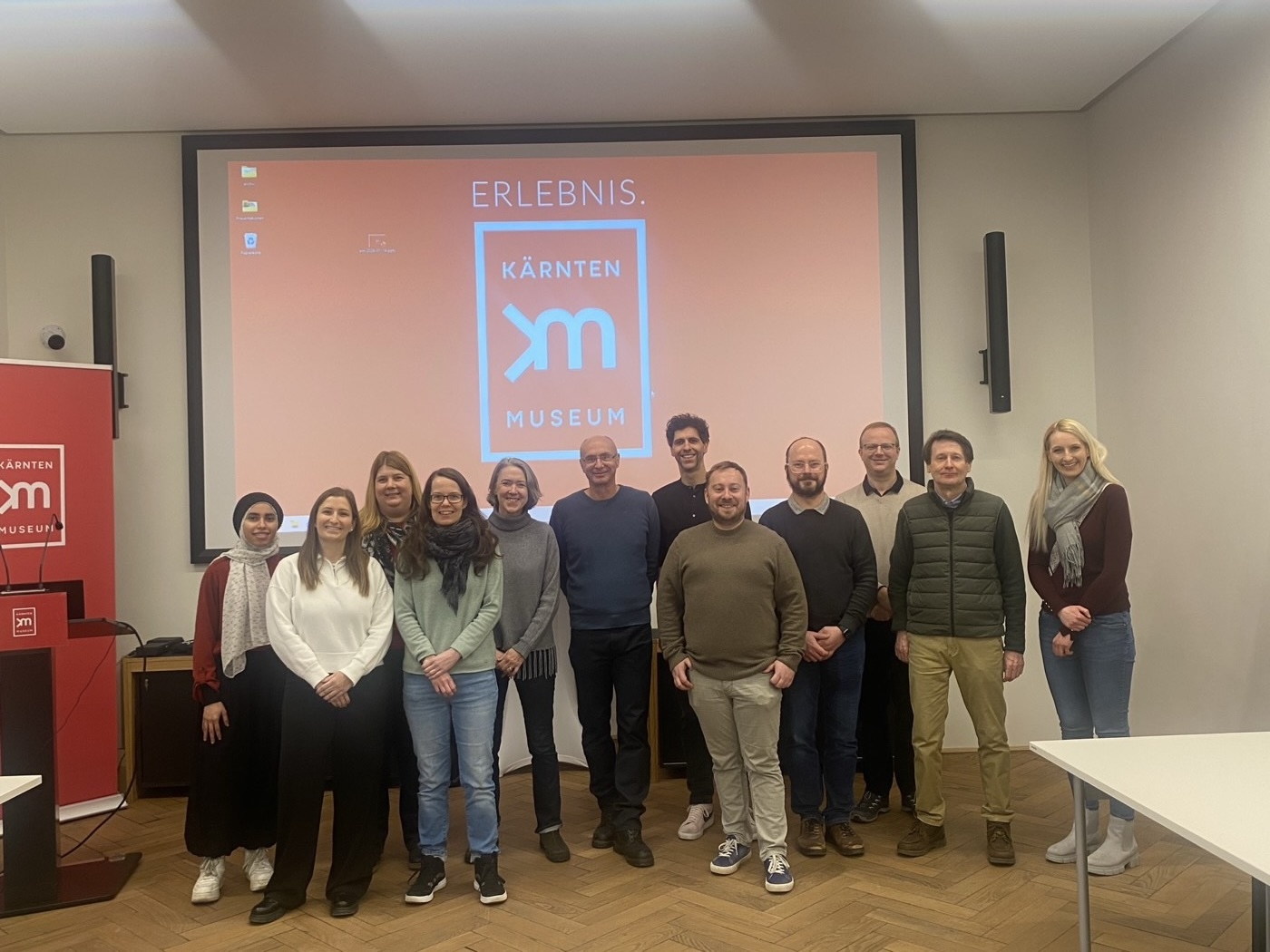 MINERWA-Team und Studierende der FH Kärnten beim ersten Feldtest im kärnten.museum